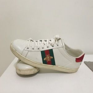 Ace embroidered low-top Gucci sneakers